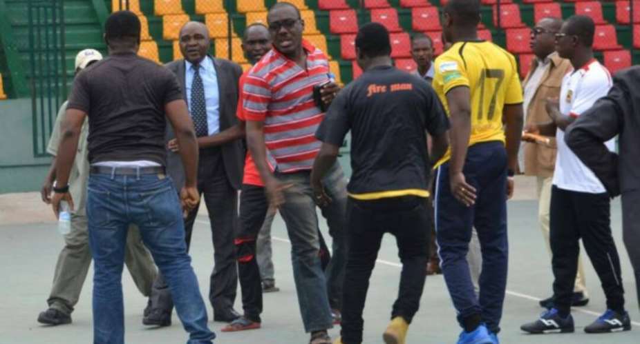 2018 CAF CONFED CUP... Asante Kotoko Playing Body Attacked By CARA Officials And Supporters
