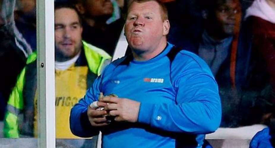 Goalkeeper Shaw leaves Sutton United after pie affair
