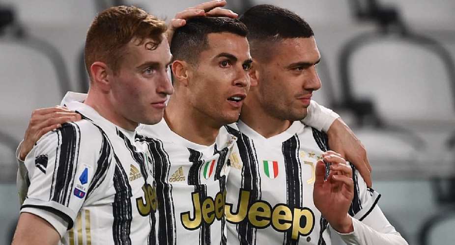 Ronaldo double inspires Juventus to thump Crotone 3-0