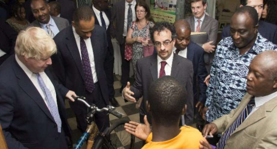 UK Foreign Secretary commends Ghanaian bamboo bike maker