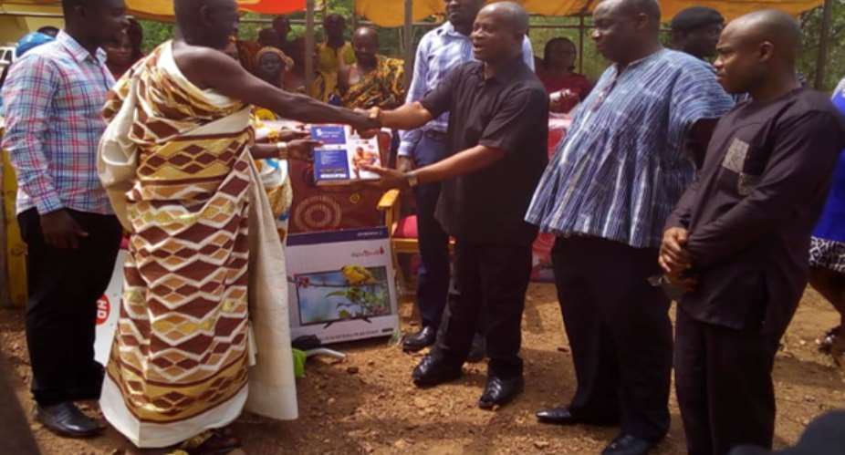 Sunyani West DCE Donates Logistics To Chips Compounds