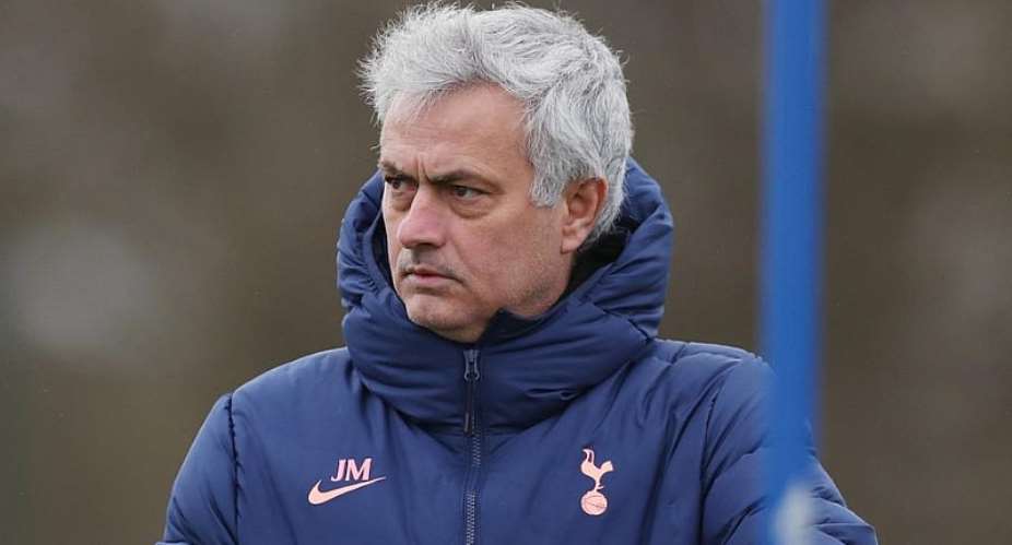 Mourinho says pressure at Spurs 'like oxygen'