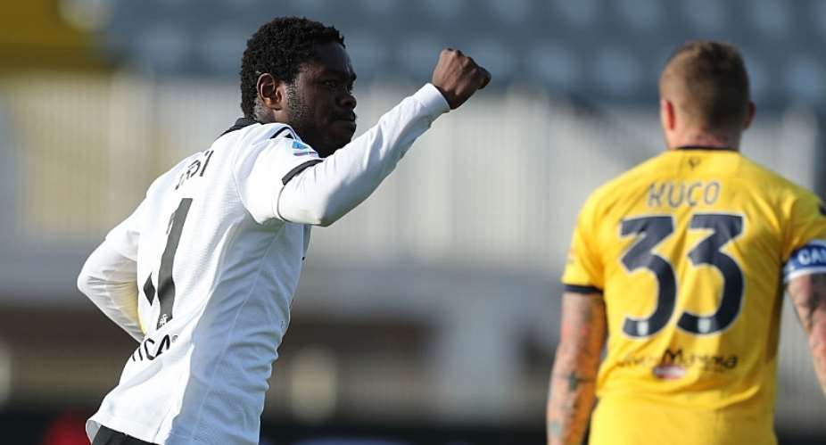 Ghanaian attacker Emmanuel Gyasi star with brace to earn point for Spezia against Parma