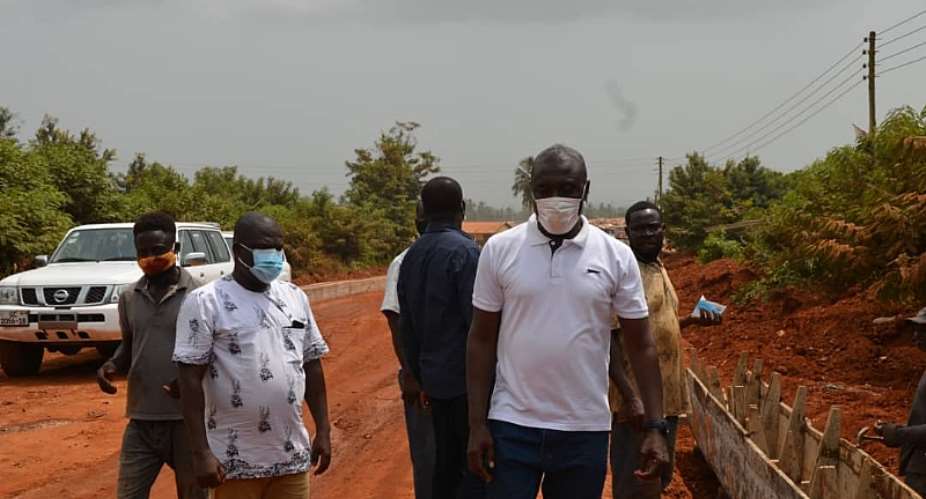 Gomoa DCEs inspect progress on Ankamu-Dawurampong- Afransi road project