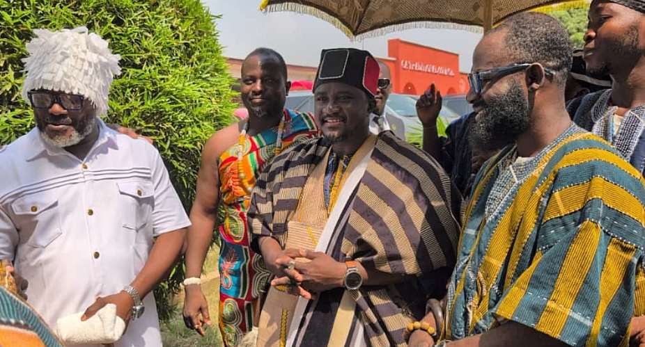Greater Accra Kusasi Chief, Naba Billia Tiwin Faisel Mahama Abugri leads delegation to the Ga Mantse