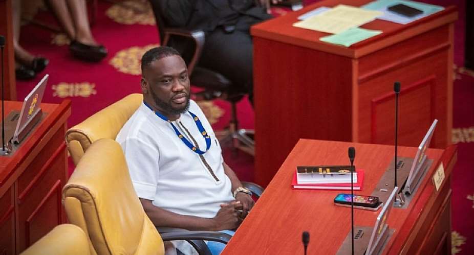 MP delivers statement in Asante Twi on floor of Parliament