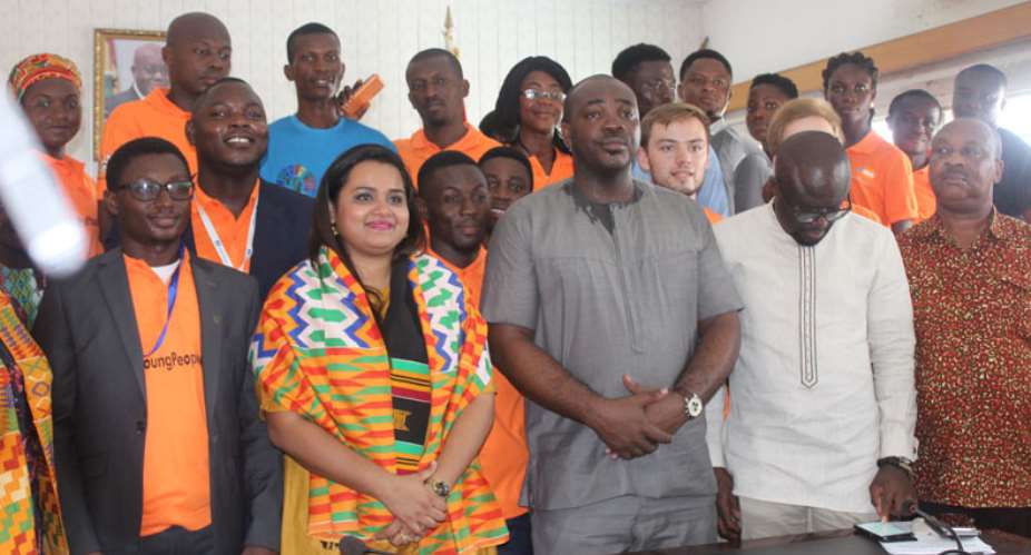 Jayathma Wickramanayake with Minister of Youth and Sports, Isaac Kwame Asiamah, UNFPA Country Representative, and a section of the youth.