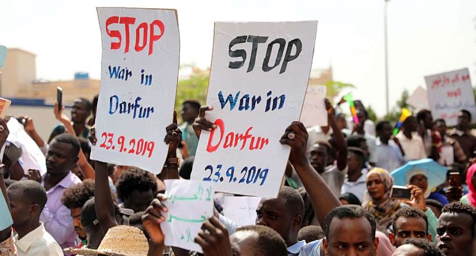 Sudanese protesting against the conflict in Darfur.  - Source: Marwan AliEPA-EFE
