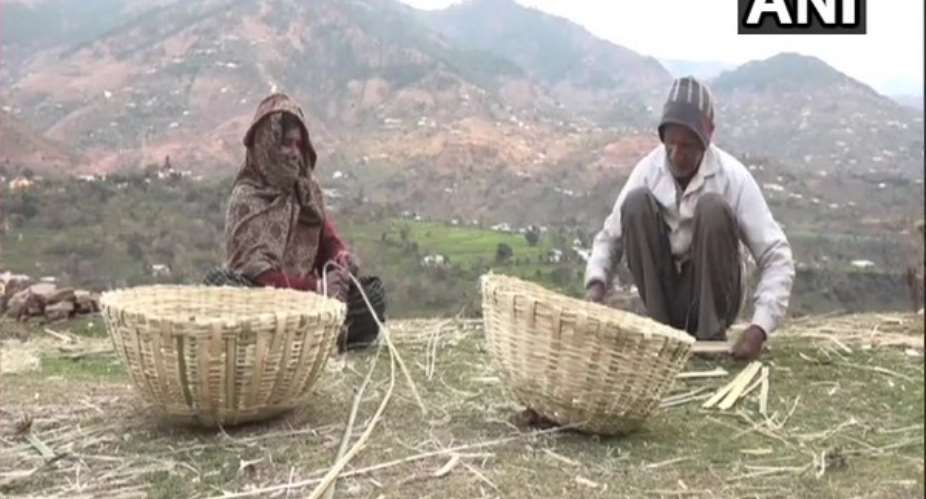Bamboo weavers from JKs Ghordi Khas East village seek govt help to grow business