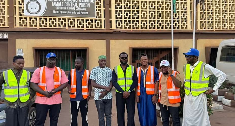 Ramadan: Maccasio joins Baron Healing Hearts Foundation to feed hundreds in Tamale