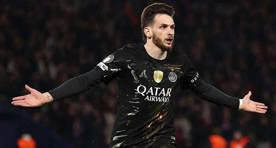 Champions League: Khvicha Kvaratskhelia double helps PSG thump Chelsea in first leg