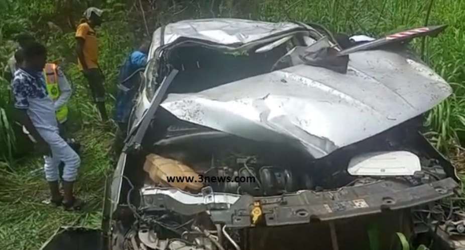 Groom crashes to death on way to wedding