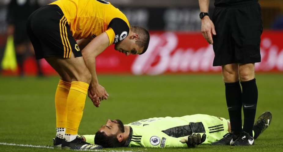 Rui Patricio conscious and 'doing OK' after head injury in Wolves' defeat to Liverpool