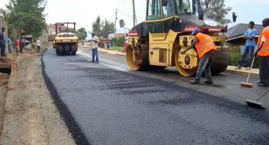 I will be disappointed if you abandon Kumawu roads after attending the funeral rites of the late MP — Kumawuhene tells govt