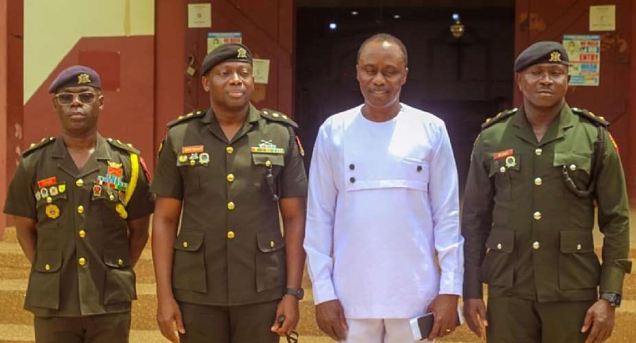 STU Vice-Chancellor worships with personnel of 3 Garrison