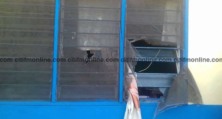Angry Youth Of Ejura Attack Police Station