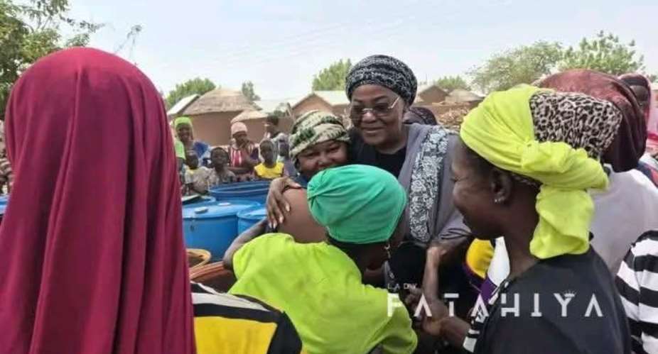 Fatahiya Abdul Aziz distributes free water to Savelugu constituents amid water crisis
