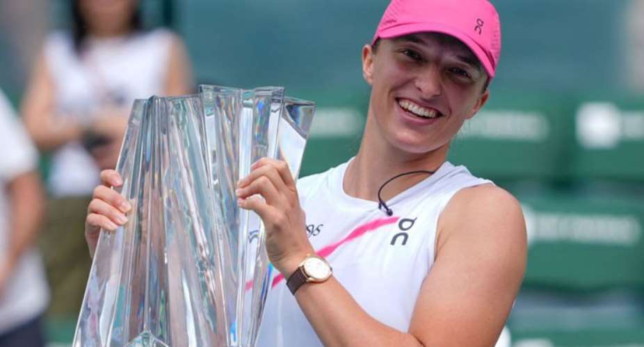 EPAImage caption: Iga Swiatek has won 20 of her 22 singles games since 30 December