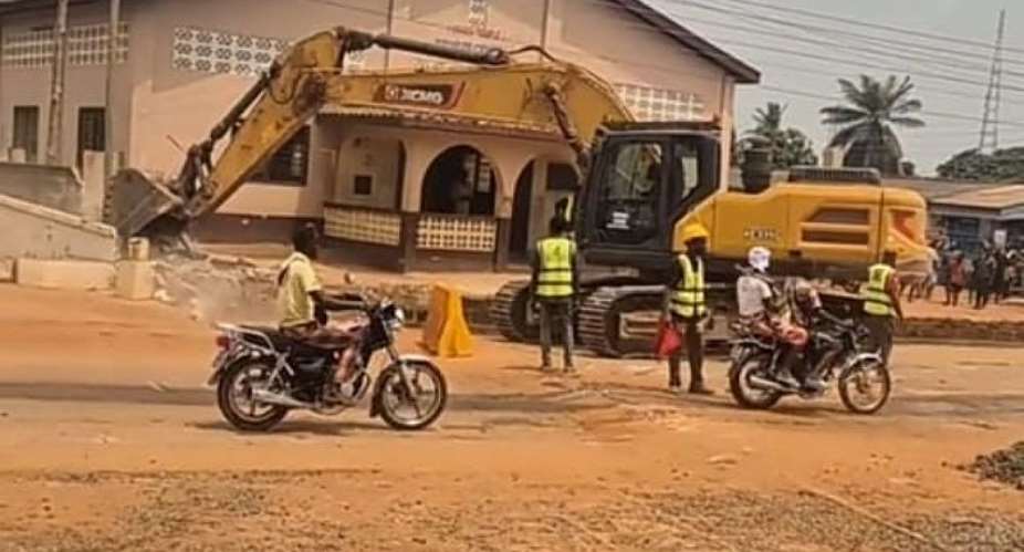 Dzodze demolitions begin for ‘Big Push’ road dualisation in Ketu North