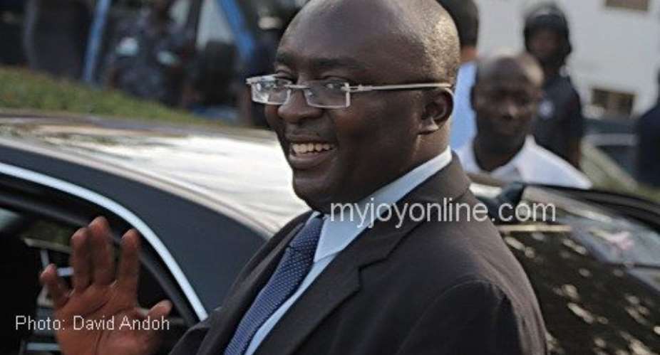 Bawumia at passport office as officer faces disciplinary action for extortion