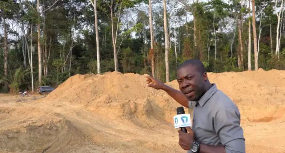 Journalist Akwasi Agyei Annim taking a video of the mining site shortly before the attack. (Photo: Akwasi Agyei Annim)