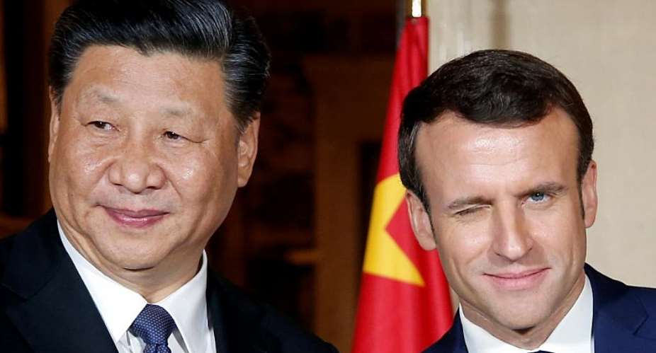 France Welcomes China Under The Arc de Triomphe