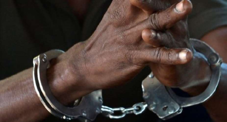 Sogakope: Suspected Criminal In Handcuff Escaped From Police