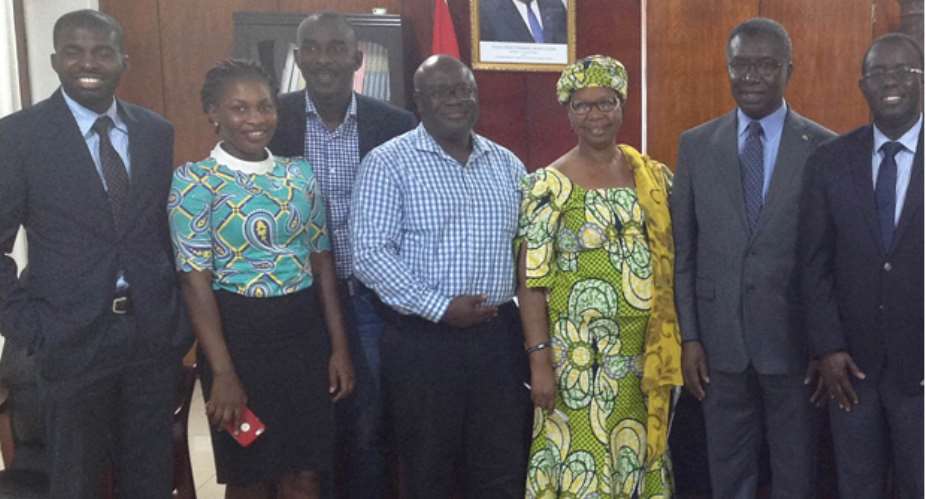 The delegation in a group picture with Prof Frimpong Boateng
