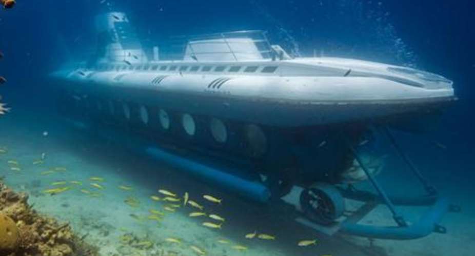 Six dead in sinking of Egypt tourist submarine