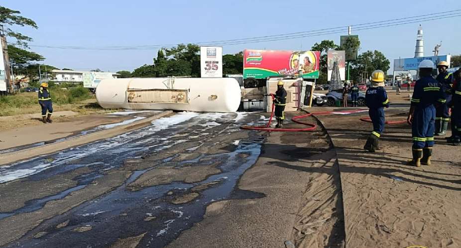 Tema: Tanker overturns at Valco Roundabout, motorists advised to use alternative routes