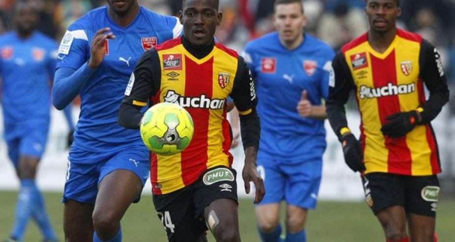RC Lens fans want Daniel Opare out of the club