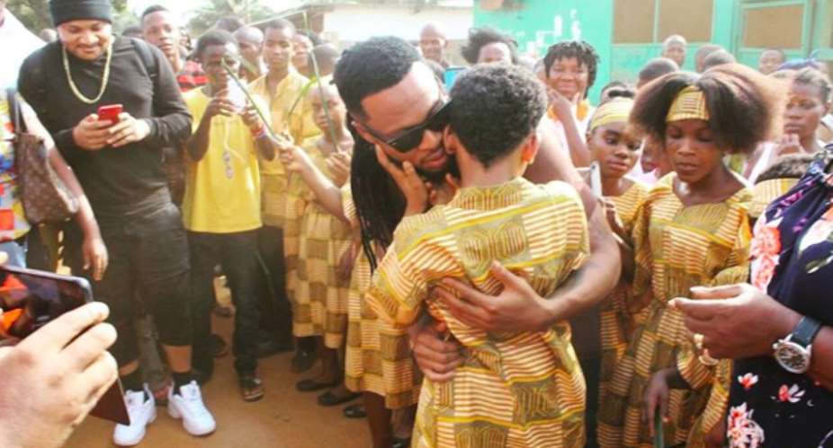 Nigeria Today: Singer Flavour Opens School For The Blind In Liberia