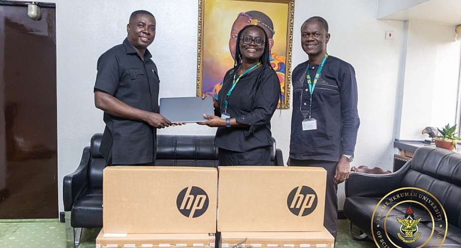 Bawumia donates 100 laptop computers to KNUST
