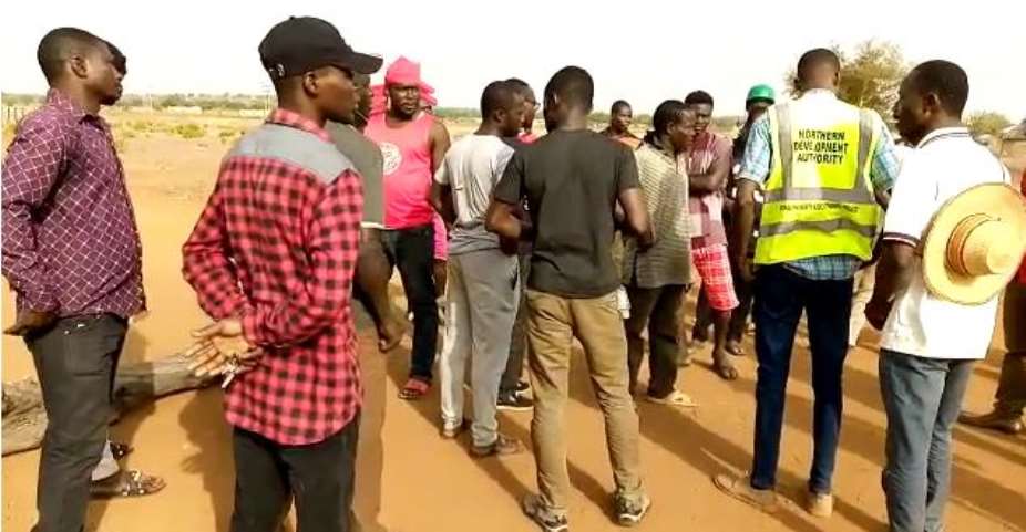 COVID-19: Saboba Youth Block Roads As People Flee From Locked-down Areas