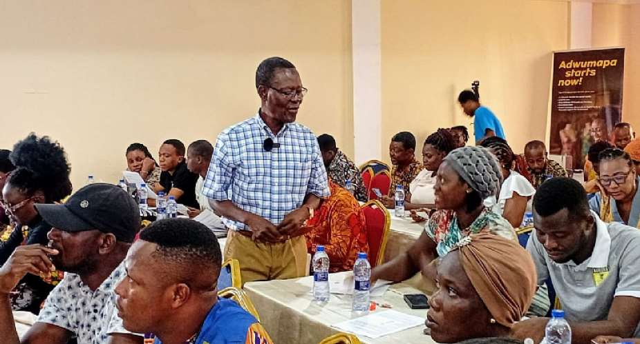 Mr Daniel Nii Otokunor Sackey, lead facilitator for SMEGA, leading a training session at the SME Clinic organised by MTN in collaboration with SMEGA in Ho.