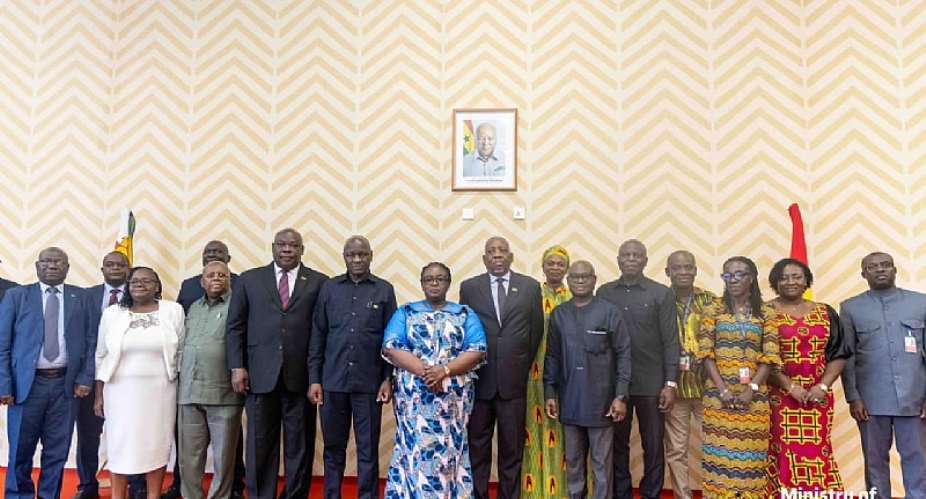 Ghana, Zimbabwe push for stronger ties, expanded economic cooperation