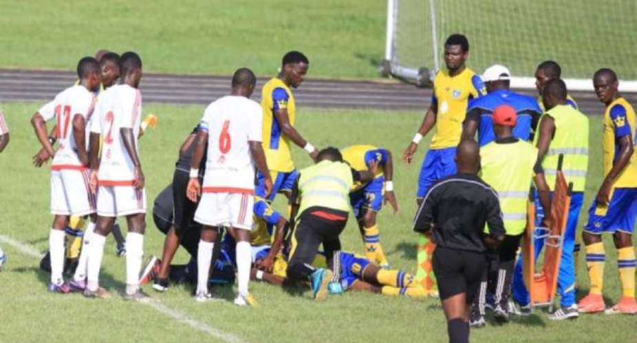 Gabonese Player Collapses And Dies On The Pitch