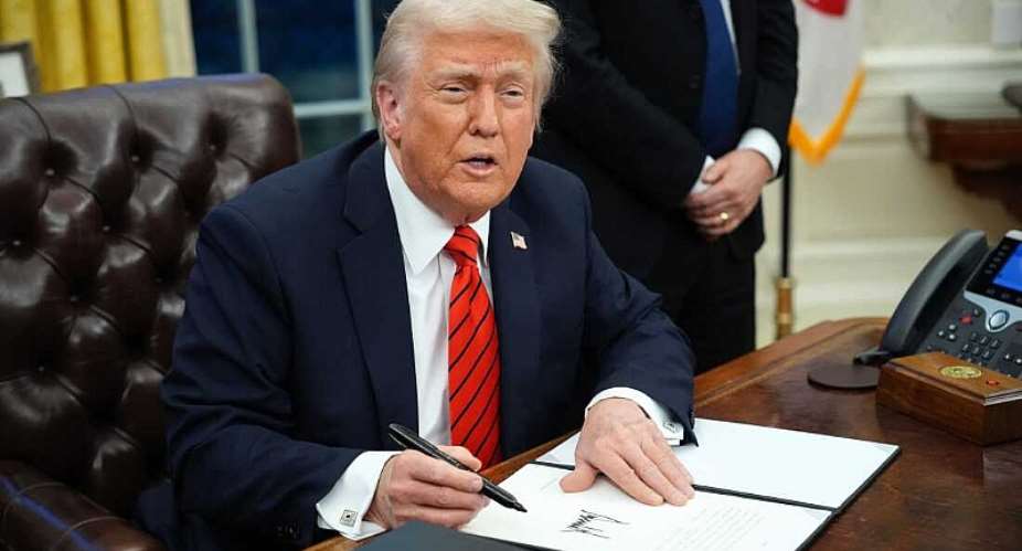 Trump makes English official language of US