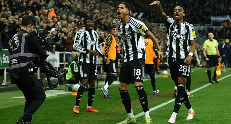 William Osula hits wonder goal as 10-man Newcastle sink Manchester United