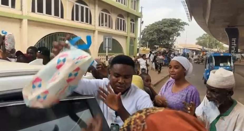 Karim Alhassan donates to support needy muslims