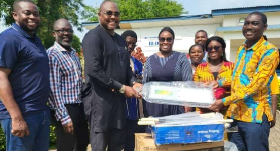 Dr. Minta Nyarku donates medical supplies to UCC Hospital