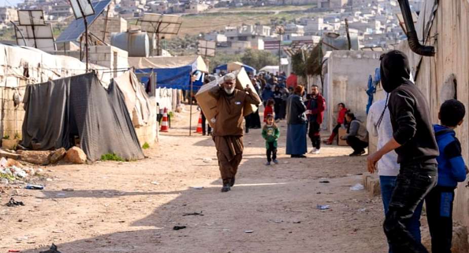 The distribution of vital winter items to families in Idlebs Harim district. Photo Credit IOM/ 2024 Enver Muhamme