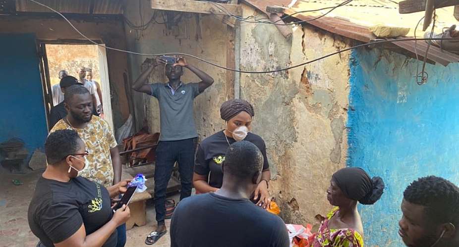 Lockdown: Sisters Keepers Association Support The People Of Nima And Madina With Food