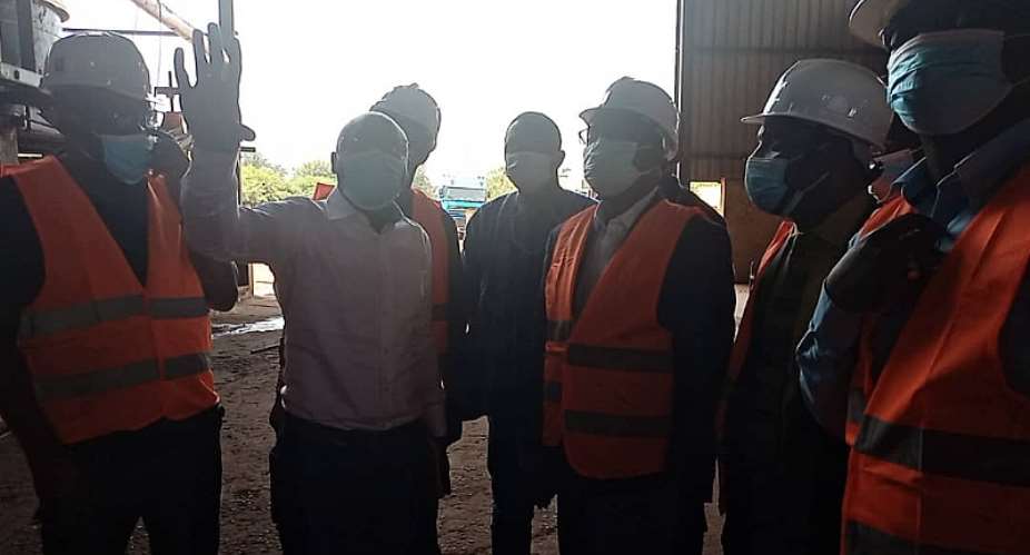 Minister tours Ghana Nut Company at Techiman