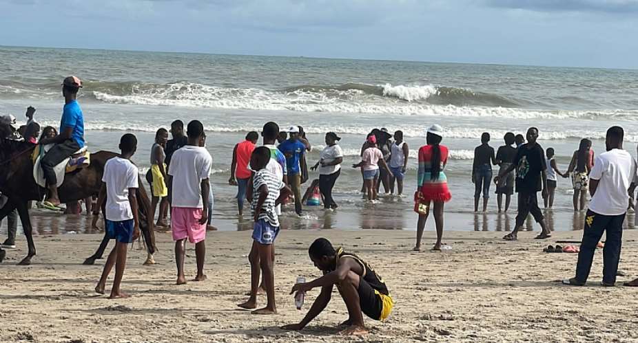 Easter Monday: Revelers flock La beaches