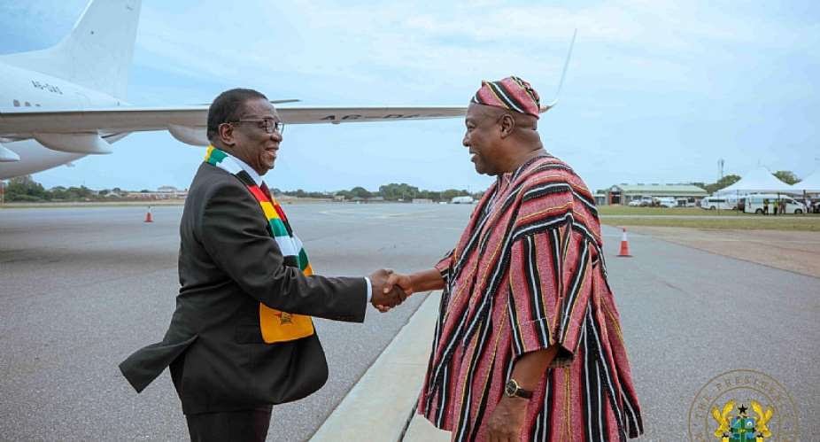 Mahama welcomes Zimbabwe President