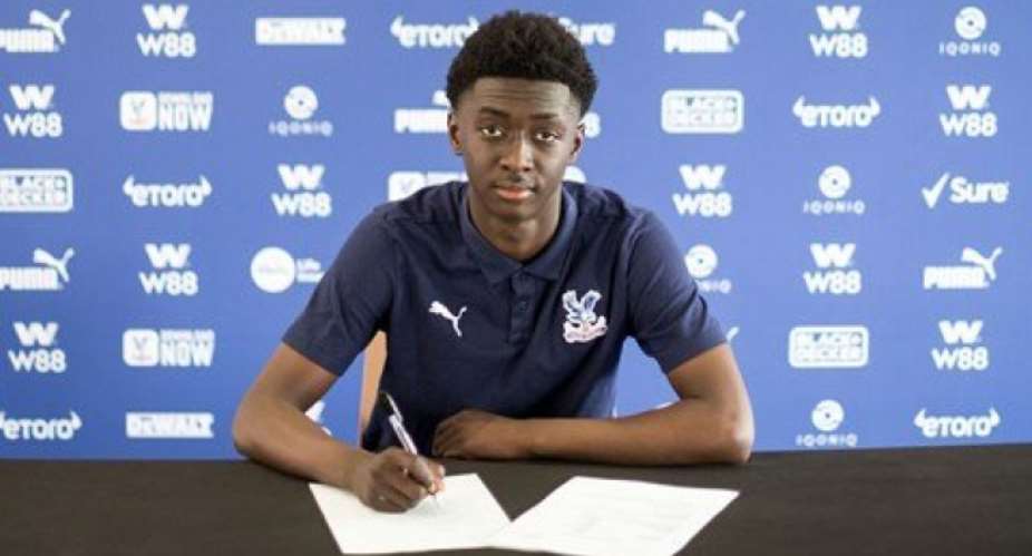 Ghanaian youngster Jesurun Rak-Sakyi signs pro contract for Crystal Palace