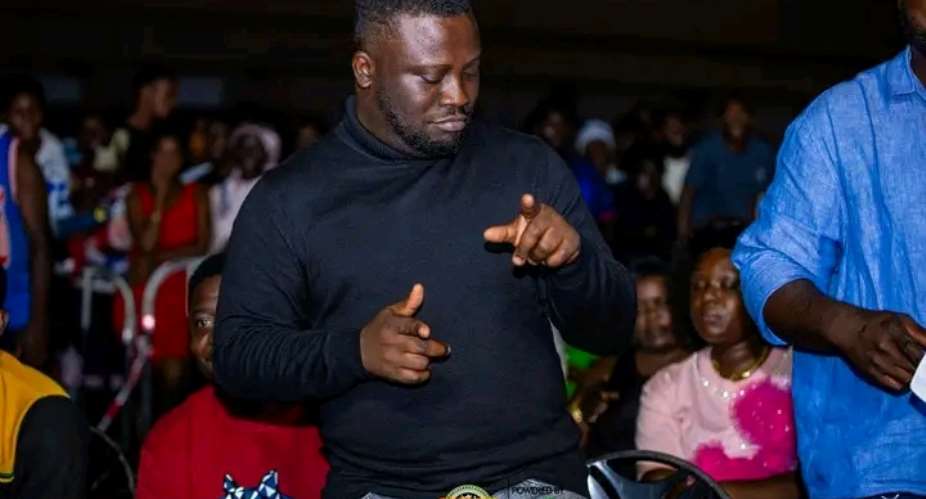 Ashanti Regional Minister boogies at MTN-sponsored AshantiFest Night Concert