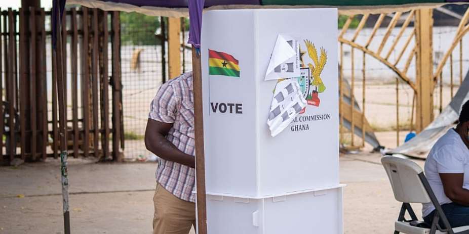 A Ghanaian voting