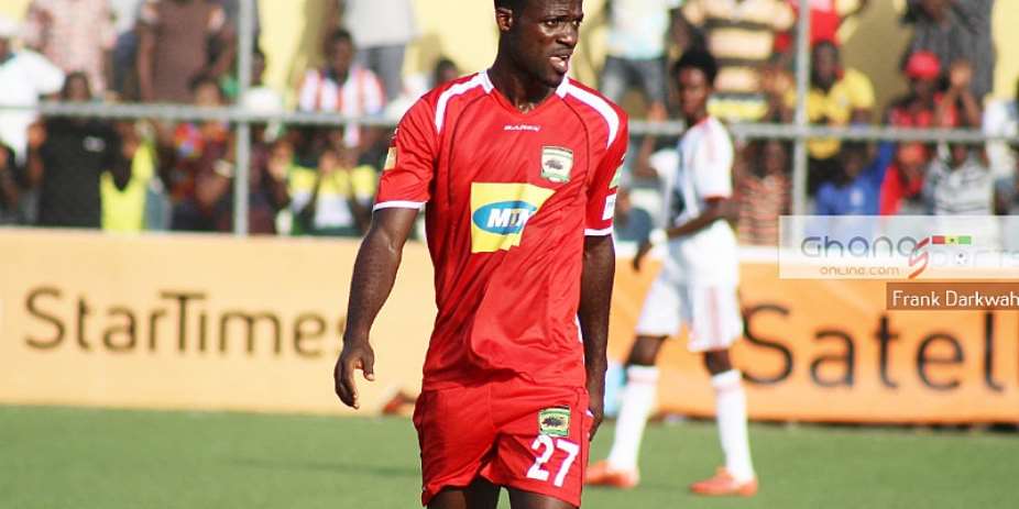 Kotoko Fans Threaten To Invade Pitch And Haul Off Striker Mawuli Osei If He Is Fielded Again